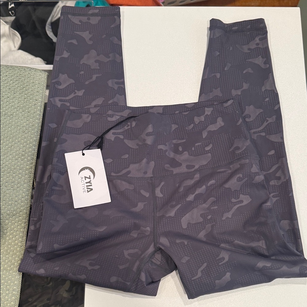 Ziya luxe Camouflage Leggings - Gray. NWT.